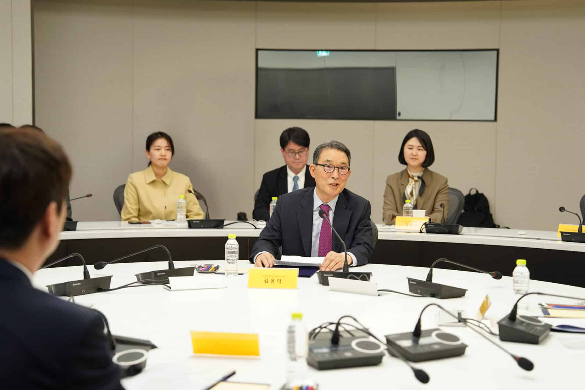함께만드는세상, 카카오·소상공인시장진흥공단과 ‘프로젝트 단골’업무협약 체결 2 협약식에서 이야기하는 김용덕 함께만드는세상 이사장