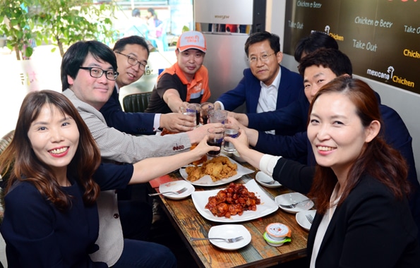 소셜프랜차이즈 창업지원사업 ‘멕시카나치킨 독산점’ 개업 현장 공개 2 KDB나눔재단2