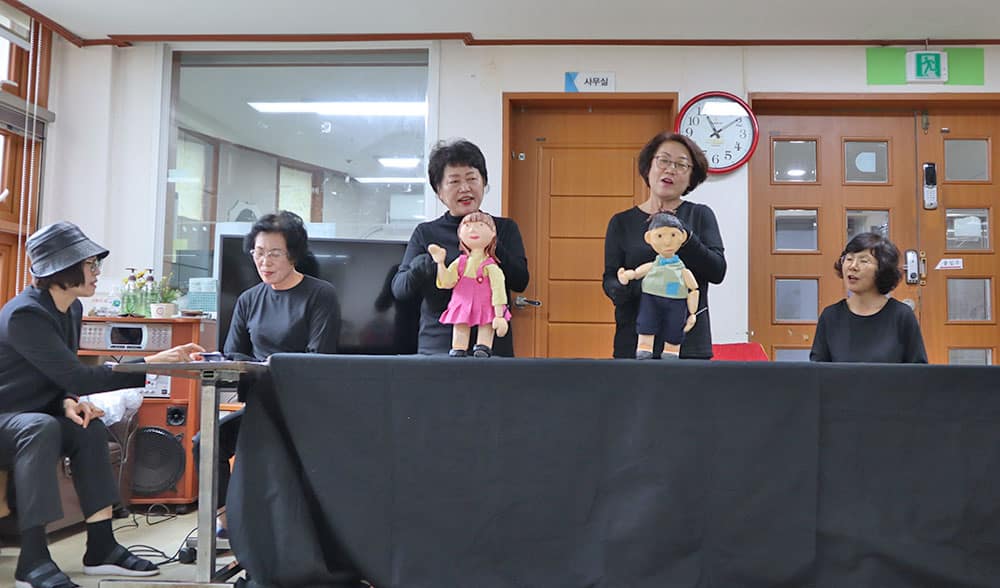 "퇴직 후 사회공헌활동 하며 나만의 인생 설계해요" 1 동아리1