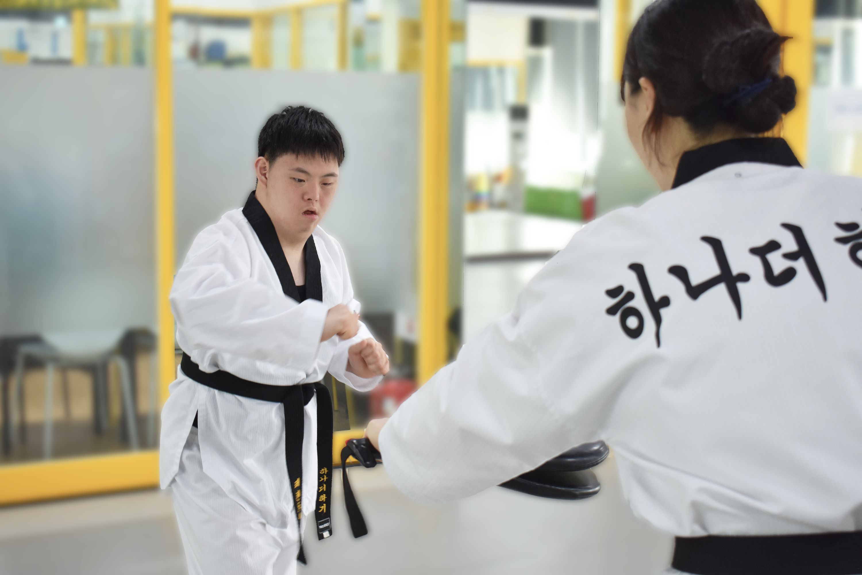 태권도로 세상과 소통하는 무대, ‘The Kick” 4 하나더하기 시범단원